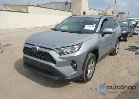 2019 Toyota Rav4 Xle z USA, uszkodzony, nr VIN JTMW1RFV1KJ015280